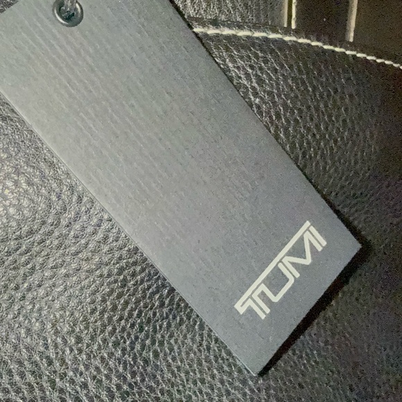 Trendy Vintage Tumi Leather Bag…Never Used! - Picture 5 of 5